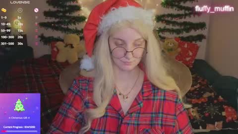 Snapshot of fluffy_muffin3 chatting on 12/22/24, 07:21 Agatha online show from 12/22/24, 07:21