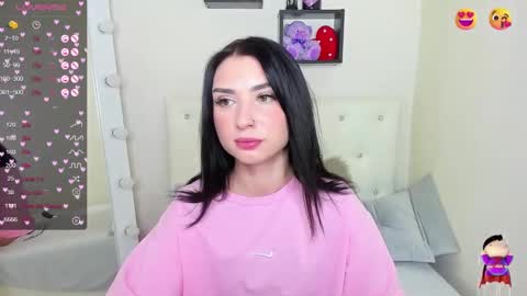 Lina online show from 12/06/24, 11:47