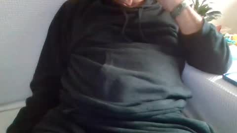 folletto1 online show from 10/19/25, 03:12