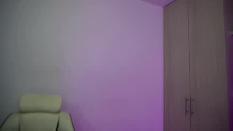 Snapshot of forever_y0ung chatting on 10/16/25, 11:06 Megan Prada Follow me on Onlyfans online show from 10/16/25, 11:06