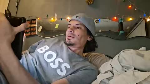 Snapshot of foreveryung723 chatting on 10/28/25, 09:02 foreveryung723 online show from 10/28/25, 09:02