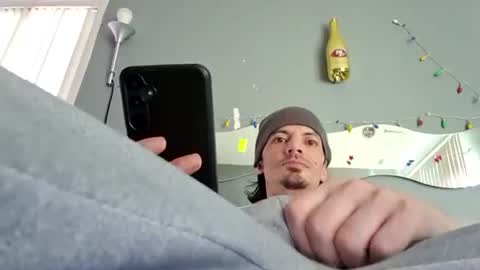 Snapshot of foreveryung723 chatting on 10/29/25, 11:06 foreveryung723 online show from 10/29/25, 11:06