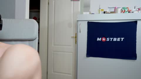 Snapshot of foxeslovefoxes chatting on 12/12/24, 02:55 CUSTOM PHOTOS AND VIDEOS - online show from 12/12/24, 02:55