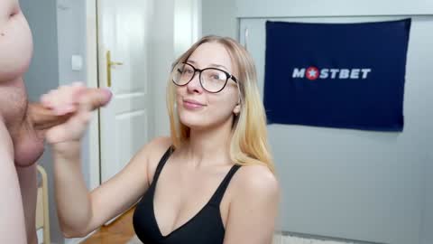 Snapshot of foxeslovefoxes chatting on 01/11/25, 02:25 CUSTOM PHOTOS AND VIDEOS - online show from 01/11/25, 02:25