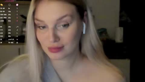 i am your baby Alien  online show from 12/07/24, 02:20