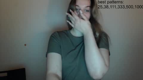 i am your baby Alien  online show from 02/07/25, 06:56