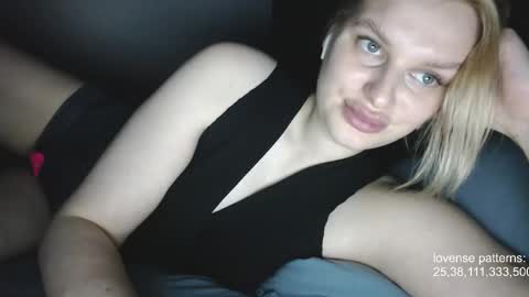 i am your baby Alien  online show from 11/04/25, 09:03