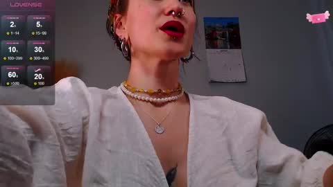 Snapshot of foxrinehelen chatting on 02/19/25, 01:50 Helen - My streams are Monday - Friday at 8 AM NY time online show from 02/19/25, 01:50