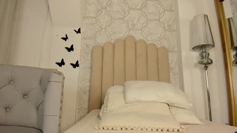 Foxy online show from 12/24/24, 10:06