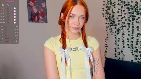 Snapshot of foxy_blush chatting on 11/16/25, 09:09 Eva online show from 11/16/25, 09:09