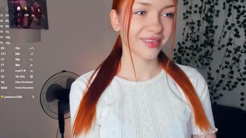 Snapshot of foxy_blush chatting on 11/23/25, 08:19 Eva online show from 11/23/25, 08:19