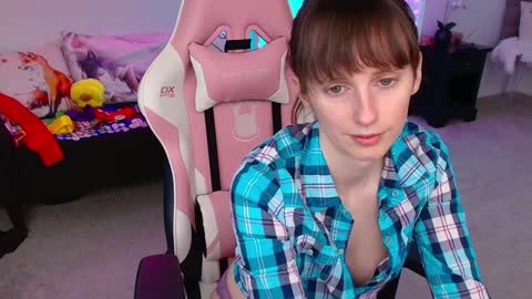 Snapshot of foxy_gamer chatting on 02/07/25, 02:40 Lex Vive foxygamer cb online show from 02/07/25, 02:40
