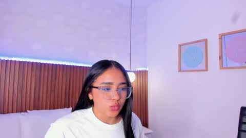 Snapshot of foxy_kylie chatting on 10/11/25, 08:29 foxy_kylie online show from 10/11/25, 08:29