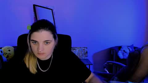 foxy_tease_ online show from 10/19/25, 07:03