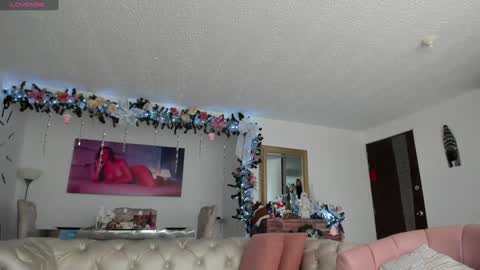 Snapshot of fraiderbrown chatting on 12/27/24, 06:53 IM FRAIDER online show from 12/27/24, 06:53