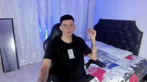 Snapshot of fran_boy_ chatting on 03/10/25, 07:29 Fran online show from 03/10/25, 07:29
