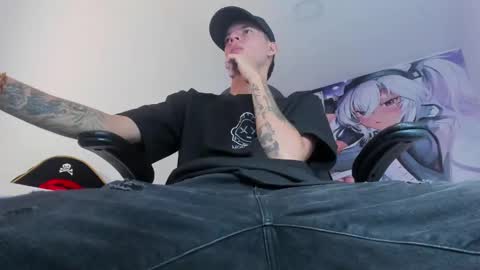 Snapshot of fran_boy_ chatting on 10/18/25, 12:28 Fran online show from 10/18/25, 12:28