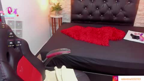          online show from 10/24/25, 03:25