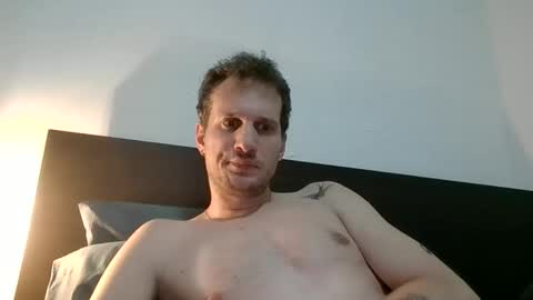 Snapshot of francesit0 chatting on 11/26/25, 01:39 francesito online show from 11/26/25, 01:39