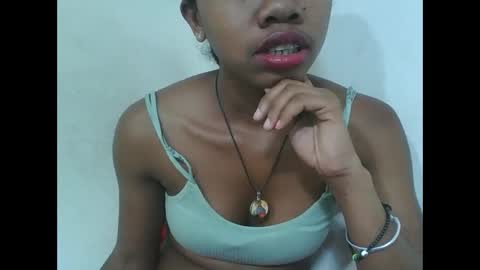 Snapshot of francinealdy chatting on 11/01/25, 08:05 francinealdy online show from 11/01/25, 08:05