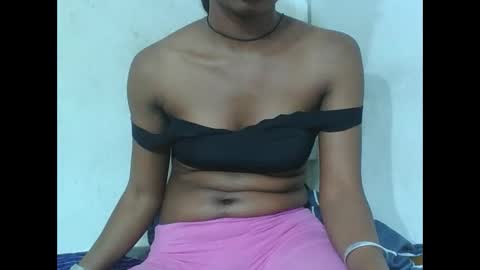 Snapshot of francinealdy chatting on 11/11/25, 05:57 francinealdy online show from 11/11/25, 05:57