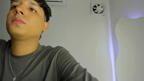 Castiglioni online show from 03/08/25, 04:01