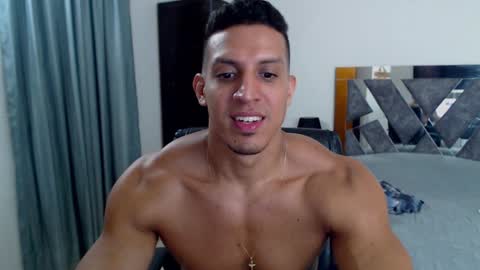 Snapshot of frank_heaven_shore chatting on 01/11/25, 06:12 Frank online show from 01/11/25, 06:12