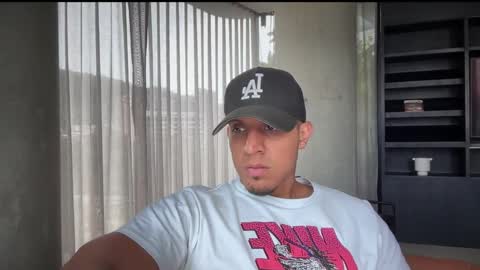 Snapshot of frank_heaven_shore chatting on 11/25/25, 07:36 Frank online show from 11/25/25, 07:36