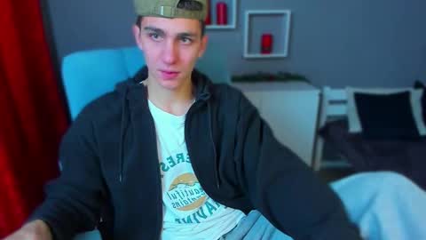 Snapshot of frank_mooree chatting on 11/03/25, 04:47 Frank online show from 11/03/25, 04:47