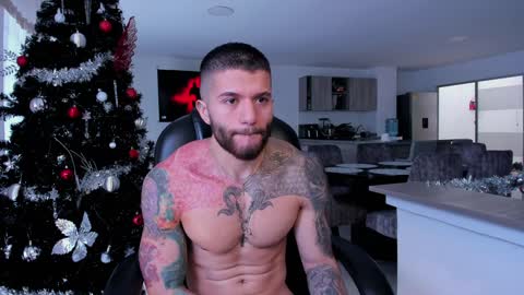 Snapshot of frankfarrellx chatting on 12/28/24, 03:15 Frank Farrell. Hey remember to give me a thumbs up Ty online show from 12/28/24, 03:15