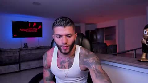 Snapshot of frankfarrellx chatting on 03/11/25, 04:54 Frank Farrell. Hey remember to give me a thumbs up Ty online show from 03/11/25, 04:54