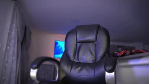 Snapshot of frankfarrellx chatting on 09/23/25, 04:26 Frank Farrell. Hey remember to give me a thumbs up Ty online show from 09/23/25, 04:26