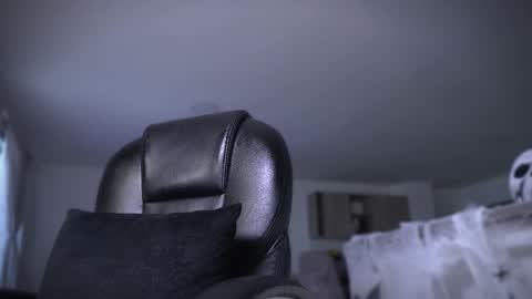 Snapshot of frankfarrellx chatting on 10/26/25, 10:04 Frank Farrell. Hey remember to give me a thumbs up Ty online show from 10/26/25, 10:04