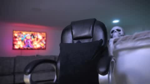 Snapshot of frankfarrellx chatting on 10/30/25, 11:16 Frank Farrell. Hey remember to give me a thumbs up Ty online show from 10/30/25, 11:16