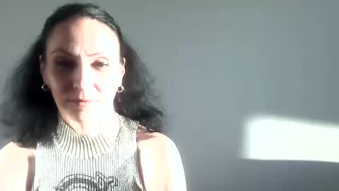 Snapshot of frankieteasing chatting on 01/06/25, 01:52 frankieteasing online show from 01/06/25, 01:52