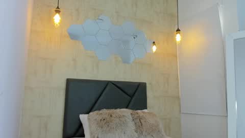 Snapshot of fransheska_mon chatting on 02/28/25, 10:17 Fransheska online show from 02/28/25, 10:17