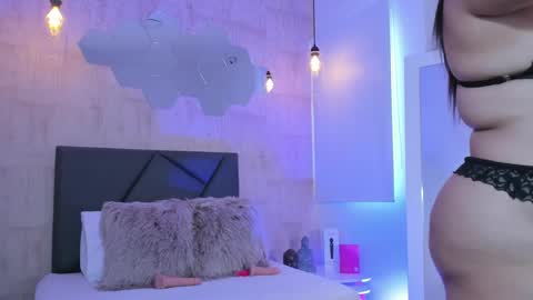 Snapshot of fransheska_mon chatting on 03/12/25, 01:40 Fransheska online show from 03/12/25, 01:40