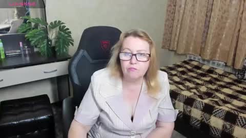 Snapshot of fraumartha chatting on 12/20/24, 01:33 FrauMartha online show from 12/20/24, 01:33