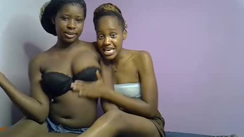 Snapshot of freakie_sissy chatting on 10/07/25, 06:16 kiki online show from 10/07/25, 06:16