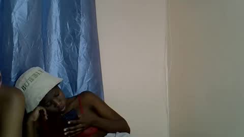 Snapshot of freakie_sissy chatting on 10/29/25, 07:04 kiki online show from 10/29/25, 07:04