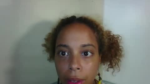 Snapshot of freakjawn1992 chatting on 12/11/24, 03:58 FreakJawn online show from 12/11/24, 03:58