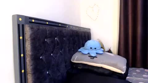 Snapshot of freakyshewolf1 chatting on 09/19/25, 03:30 freakyshewolf1 online show from 09/19/25, 03:30