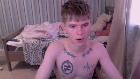 Snapshot of fredd_xanderrs chatting on 10/13/25, 02:28 fredd_xanderrs online show from 10/13/25, 02:28