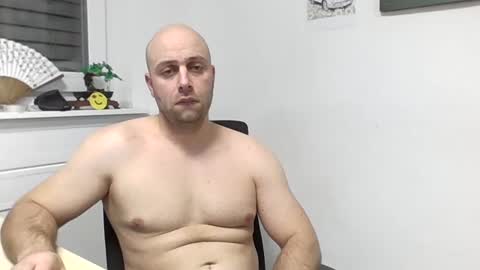 Snapshot of freddow chatting on 12/04/24, 03:43 freddow online show from 12/04/24, 03:43