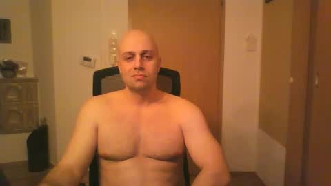 Snapshot of freddow chatting on 01/08/25, 10:27 freddow online show from 01/08/25, 10:27