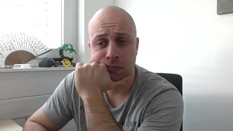 Snapshot of freddow chatting on 01/20/25, 12:28 freddow online show from 01/20/25, 12:28