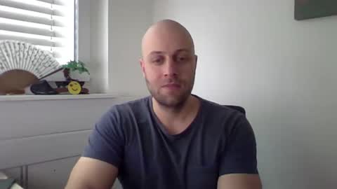 Snapshot of freddow chatting on 02/17/25, 02:59 freddow online show from 02/17/25, 02:59