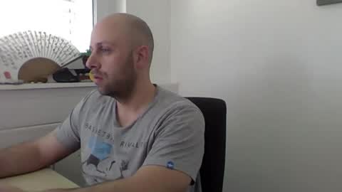 Snapshot of freddow chatting on 03/10/25, 02:26 freddow online show from 03/10/25, 02:26