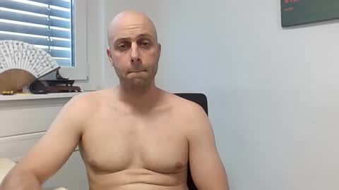 Snapshot of freddow chatting on 10/13/25, 03:01 freddow online show from 10/13/25, 03:01