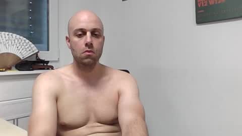 Snapshot of freddow chatting on 10/14/25, 02:51 freddow online show from 10/14/25, 02:51